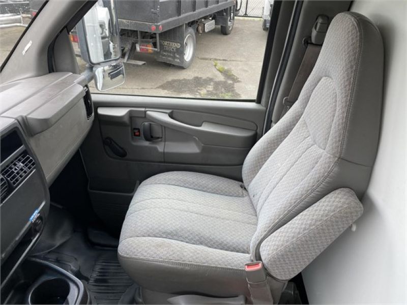 2003 GMC SAVANA G3500 - Portland Fuso